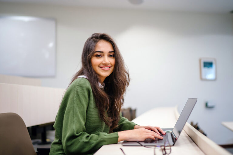 Portrait,Of,A,Beautiful,,Young,And,Intelligent looking,Indian,Asian,Woman